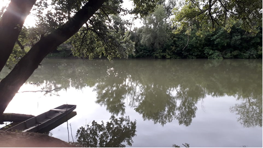 A tábor melletti Bodrog folyó